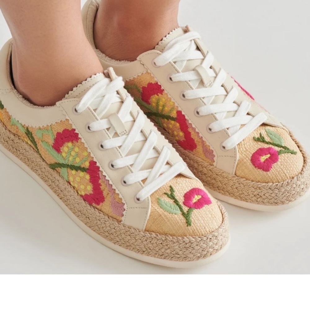NWB Dolce Vita Azalia Sneakers